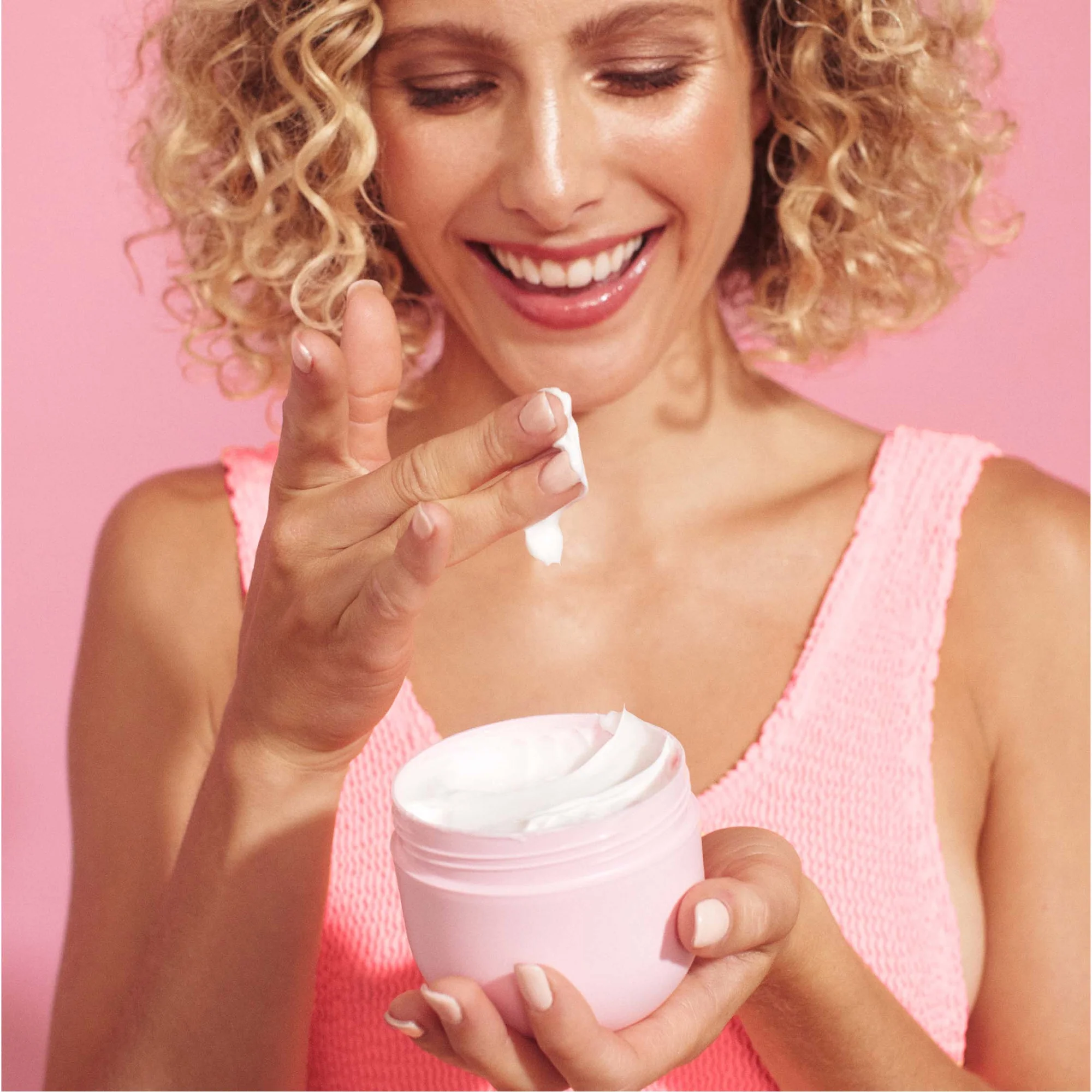 MCoBeauty Everyday - Tightening Body Cream 240ml - Image 3